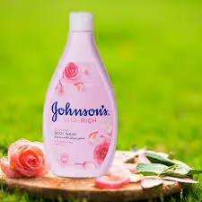 [73777] جونسون شاور400ملVITA RICH ROSE WATER