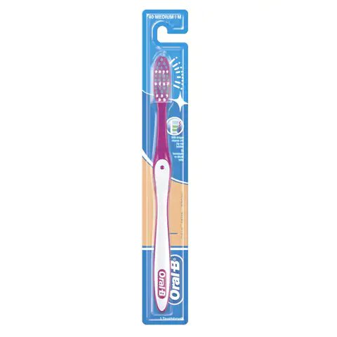 [55133] ORAL B WITH CAP M فرشاة اسنان